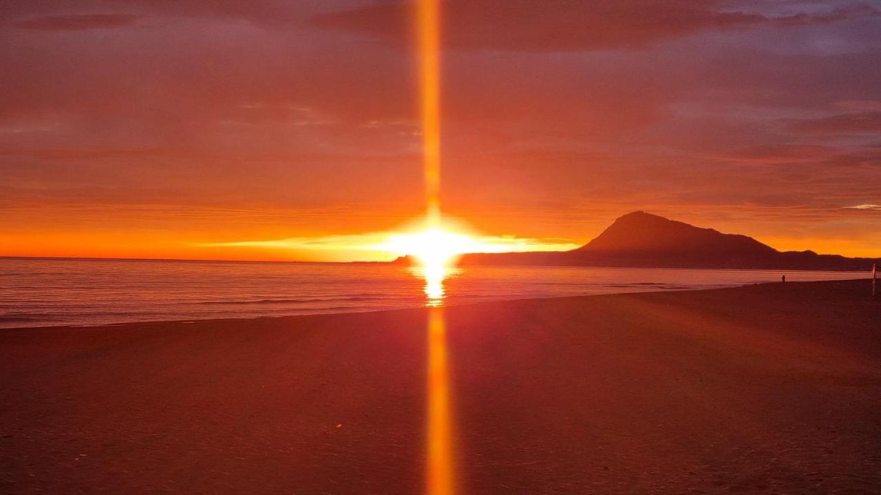 Hello Piles Beach Javier Esterno foto