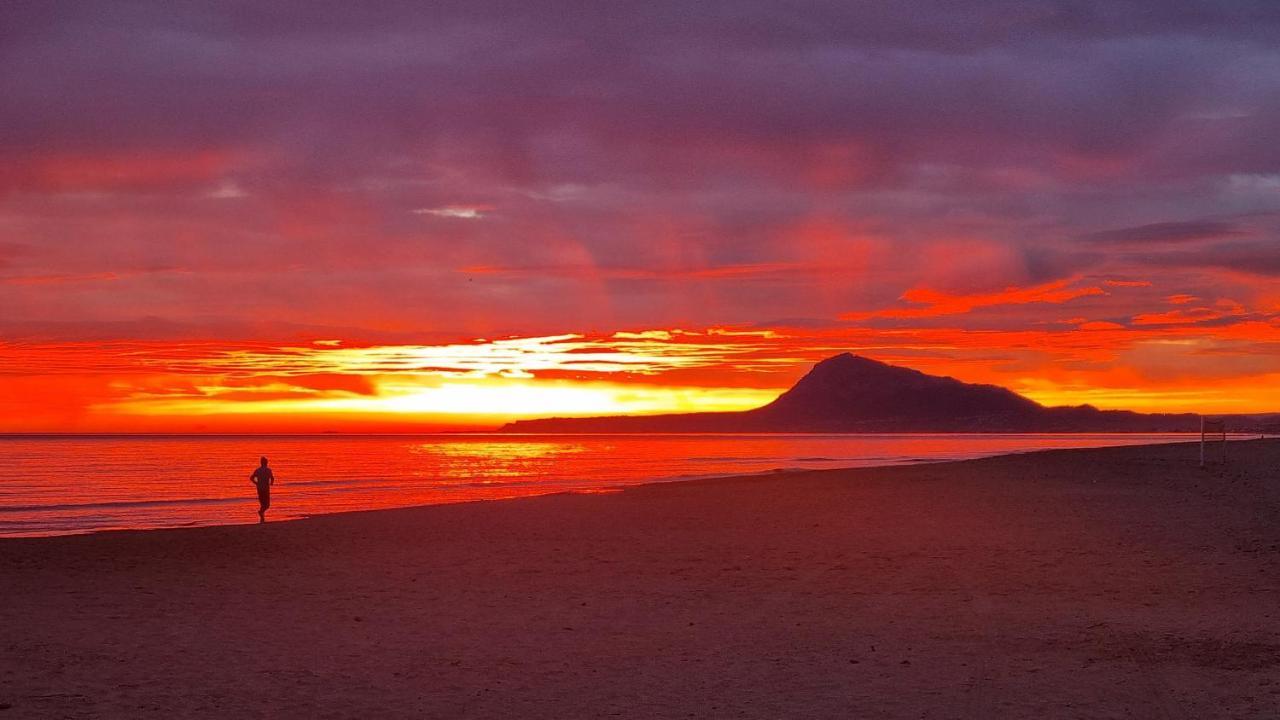 Hello Piles Beach Javier Esterno foto